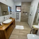Holiday home Siedlisko Mokra - Lesniczowka Pod Jaworem *
